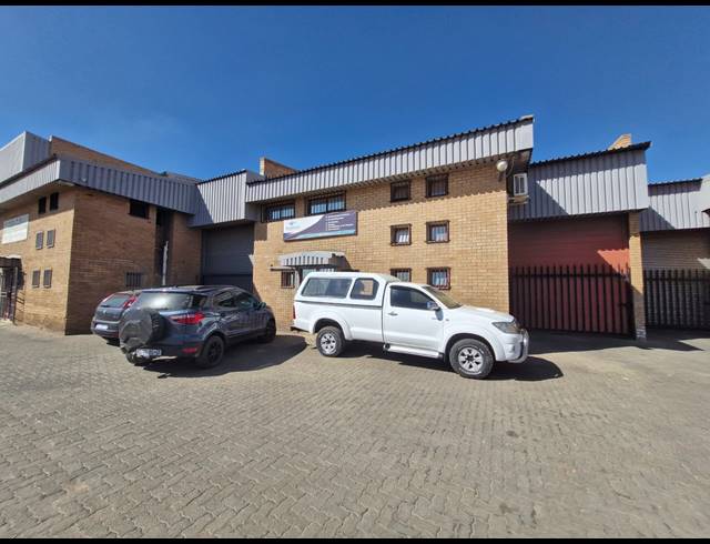 240M² FACTORY TO LET IN DRIEHOEK